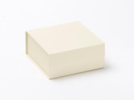 Wholesale Luxury Packaging and Ivory Gift Boxes available from stock. Ivory cream small folding gift boxes with magnetic closure